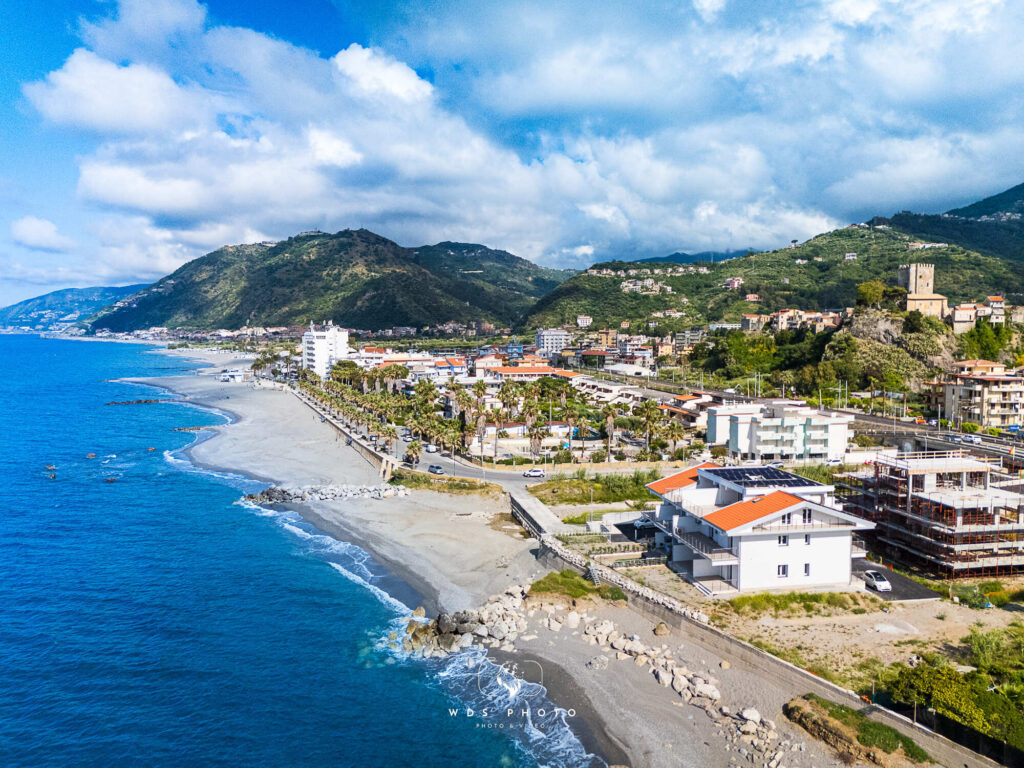 Spiaggia del Paradiso sul Mare a Brolo